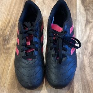 Adidas Black and Pink Sneakers Sleek Design